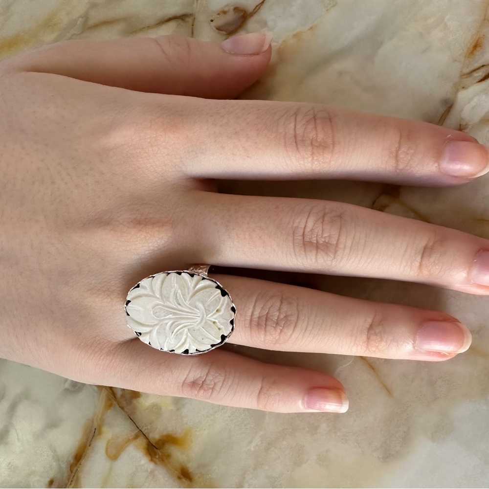 Elegant 925 sterling silver real mother of pearl Floral Ring